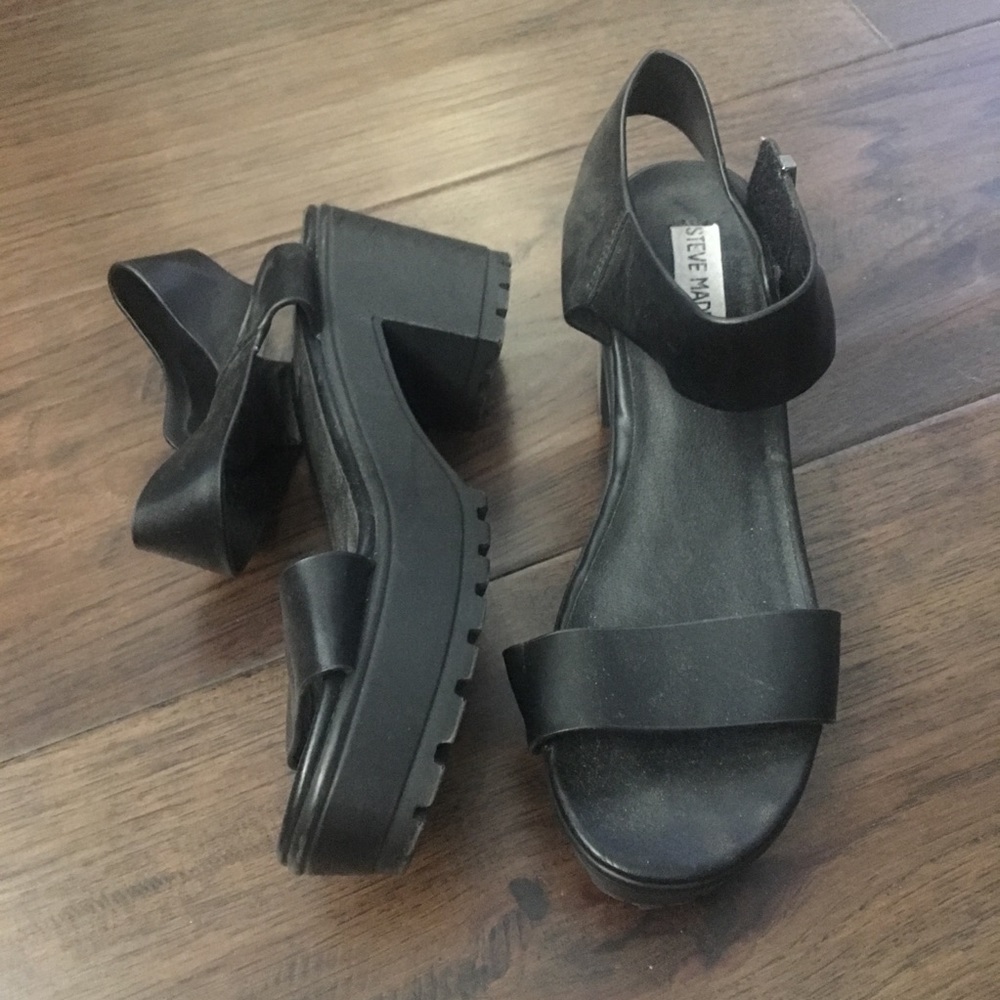 STEVE MADDEN Black Gelato Platform Sandals - Picture 2 of 9